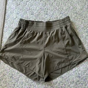 Lululemon Hotty Hot 4” Shorts